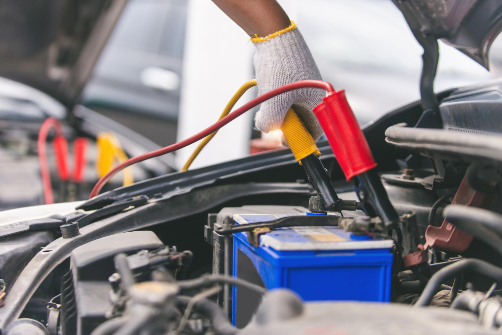 Read more about the article Why You Should Call a Pro for a Jump Start: Safety Tips from Durham Towing